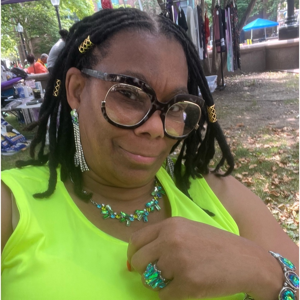 Meet your Posher, Dana